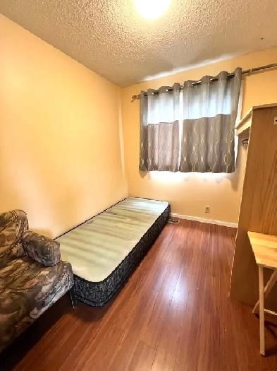 Furniture room for rent available. Image# 1