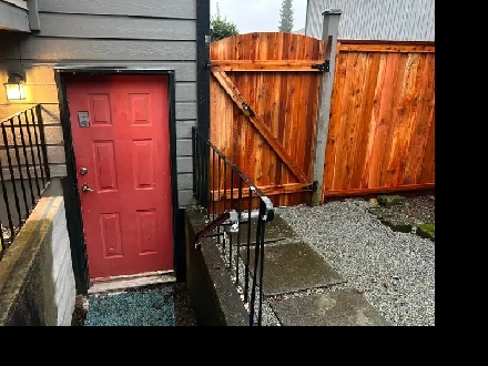 $1400, 1 bed, 1 bath with laundry - 600sqft basement suite Image# 1