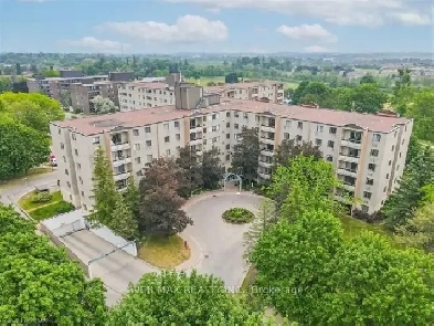 Spacious Guelph Condo for Rent: 2 Beds, 2 Bath, 1 Parking!