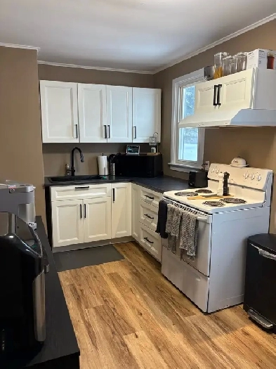 Spacious 3 bed 1 bath duplex