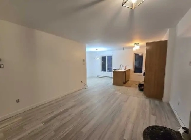 Condo 4½ à louer entièrement rénové – Sainte-Catherine – 1 550 $ Image# 1