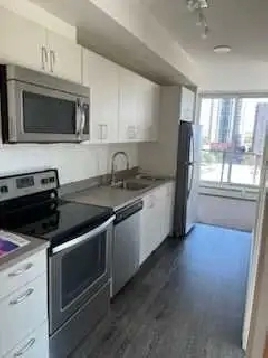 Beautiful Downtown Condo Available Immediately!