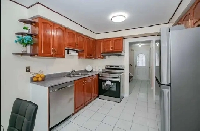 3 bedroom House for rent in Brampton