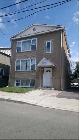 1 large bedroom apartment near Beechwood Image# 1