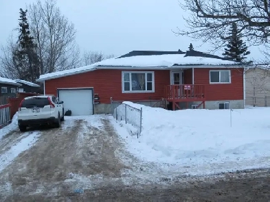 Bungalow in Avondale, Grande Prairie, AB