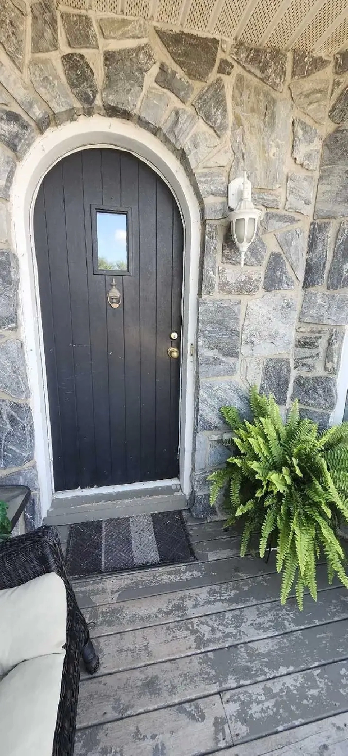 Room For Rent - Quiet Neighborhood