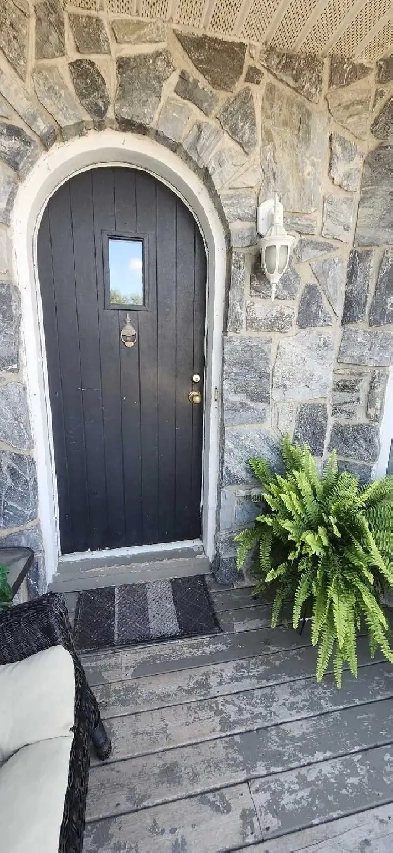 Room For Rent - Quiet Neighborhood