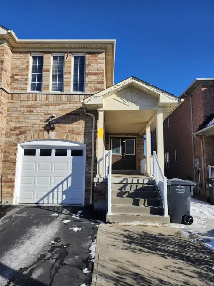 HOUSE FOR RENT – BRAMPTON EAST