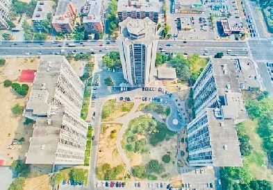 GROUND-LEVEL LARGE CORNER SUITE 4RENT IN ETOBICOKE 401 & KIPLING Image# 1