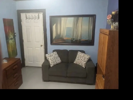 Clean & Cozy Room For Rent & High Speed Internet Image# 1