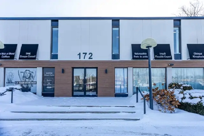 Espace commercial de 975pi2 à 2275pi2 à louer à Repentigny