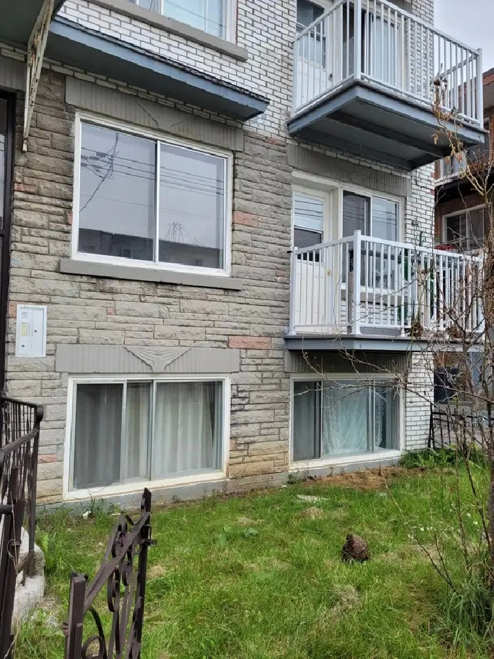 Appartement 4 ½ à Chomedey, Laval , disponible maintant now