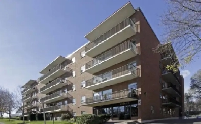 1 and 2 Bedroom Fully Renovated Apartment in Port Credit Image# 1