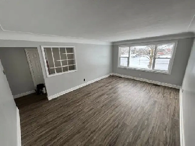 3-Bdrm | 1100 sq ft | Backyard | Prime Location Image# 1