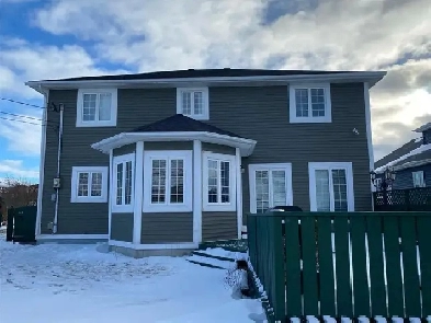 Beautiful Family Home in King William Estates!