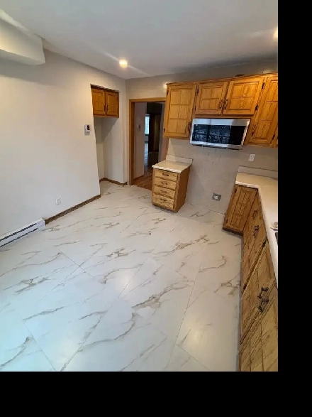 Grand 6 ½ avec sous-sol  et stationnement Image# 1