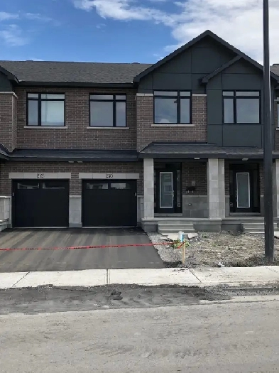 3 Bed 2.5 Bath Townhome in Barrhaven Available March 1st Image# 8