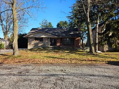 BEAUTIFUL 2 BEDROOM MAIN FLOOR HOUSE IN PICKERING Image# 8