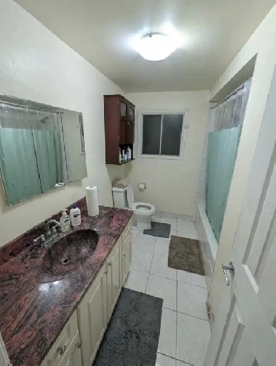 private room 650 Image# 1