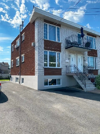 TRIPLEX 3X5½ à vendre, St-Hubert (Longueuil)