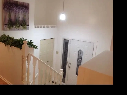 Furnished room for female student, near university, April 1st