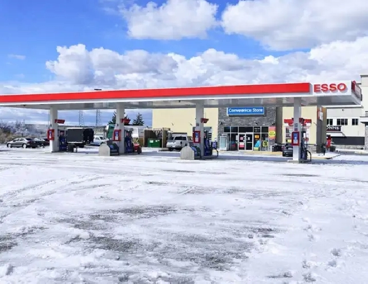 VAUGHAN GAS STATION FOR SALE (PRIME LOCATION)