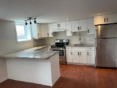 SPACIOUS 2 BEDROOM LOWER UNIT – ALL INCLUSIVE! Image# 1