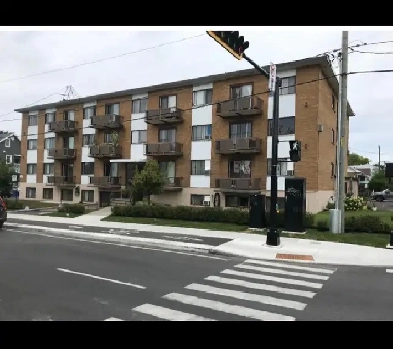 3-1/2 Vieux Longueuil Image# 1