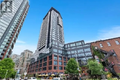 LIBERTY VILLAGE - 1 BED DEN / 1 BATH - BEAUTIFUL LAKEVIEWS Image# 1