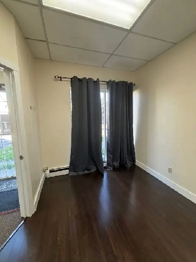 Killarney Commercial Space for Rent Image# 1