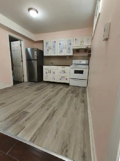 Nice Second Floor One Bedroom Apartment $1680 All Included Image# 1