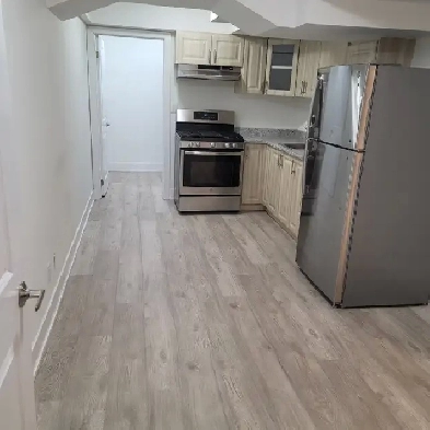 750-sf 1-Bed   AC/Parking/Laundry/Utilities Incl (Chatfield Dr) Image# 4