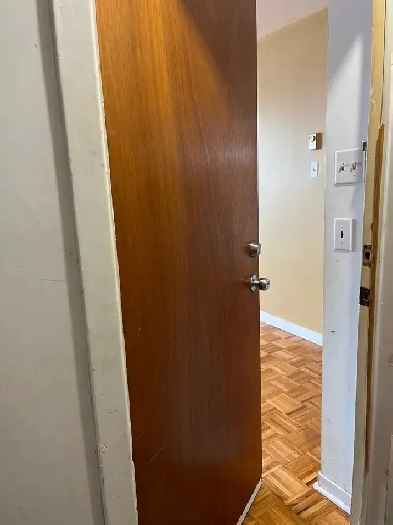 TRES GRAND 4 1/2 à louer à Vimont à Laval