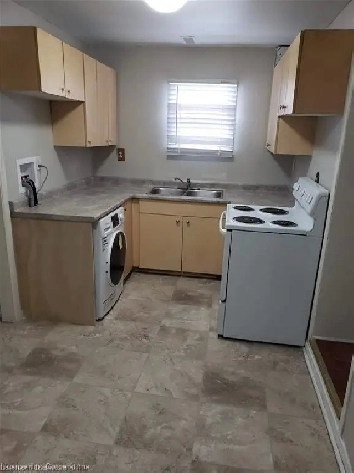 Hamilton East 3 Bed Room $1695.00   60% utilities Image# 1