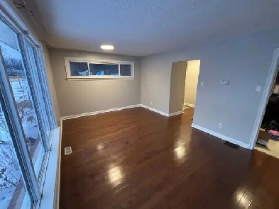 Beautiful 3/4-Bedroom Home for Rent - Quiet Neighbourhood Image# 1