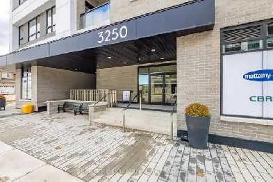 1-bedroom plus den located in the heart of Oakville Image# 1