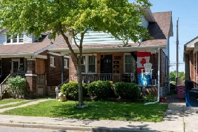 Two bedroom lower unit apartment available for lease Image# 1