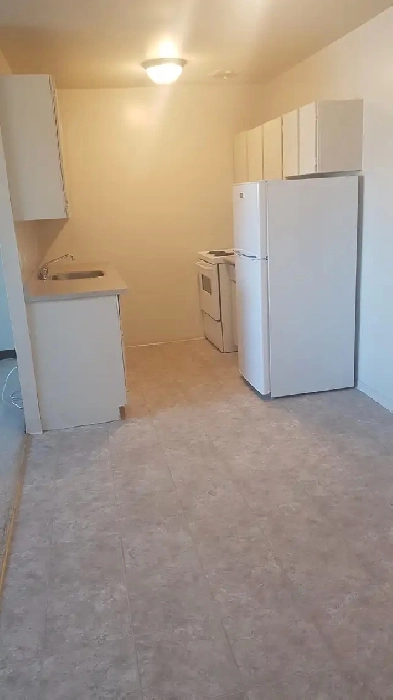 75 Southpark Drive - Bachelor Apartment for Rent Image# 1