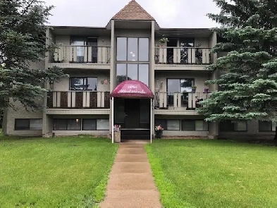 One Bedroom in Westpark! Close to the College! Image# 1