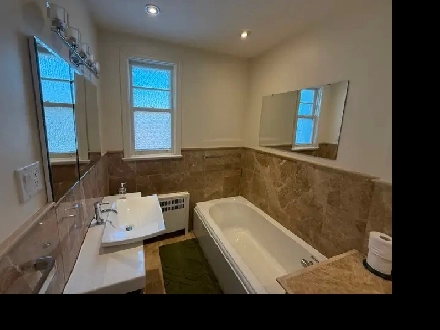 Apartment for rent in Côte-des-Neiges. 2 Bed, 1.5 Bath Image# 1