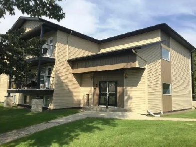 Updated 2 Bedroom Top Floor Apartment! Image# 1