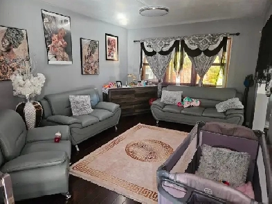 Full Semi-detached 2 Storey House for Rent in Scarborough Image# 1