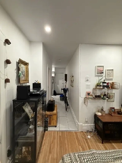 Fully renovated 1-bedroom with balcony -Available April 1st! Image# 1