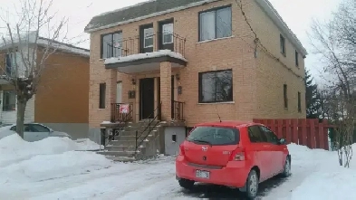 Logement à louer à Longueuil dans triplex. Image# 1