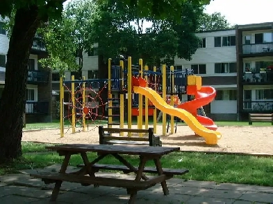 5 1/2  / PISCINE/ Image# 2