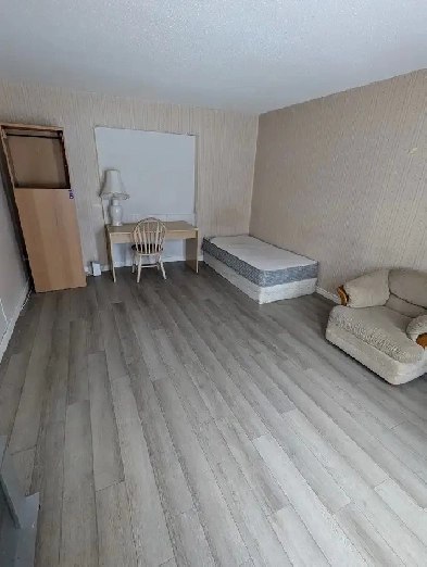 Move in today! Long or short term. Fisher/Meadowlands. ASAP Image# 3