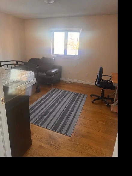 Rom for rent in house Image# 1