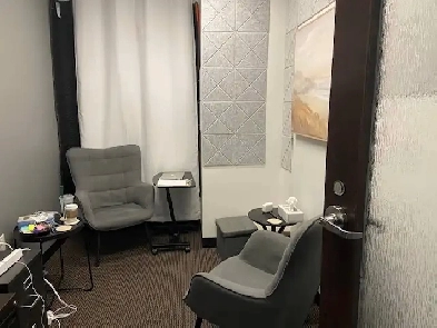 Psychotherapy Office space Bay and Bloor Image# 1