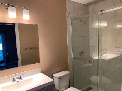 Spacious Main Floor Room in Banff Trail close to UC/SAIT Image# 1