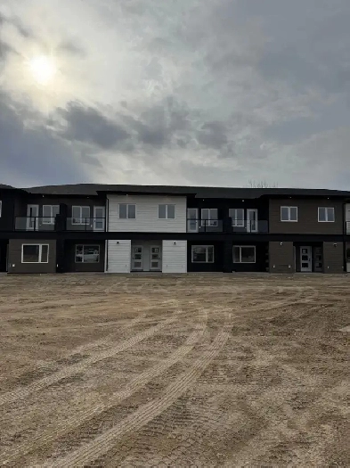 BRAND NEW, BEAUTIFUL 2 BEDROOM in GRUNTHAL! Image# 1